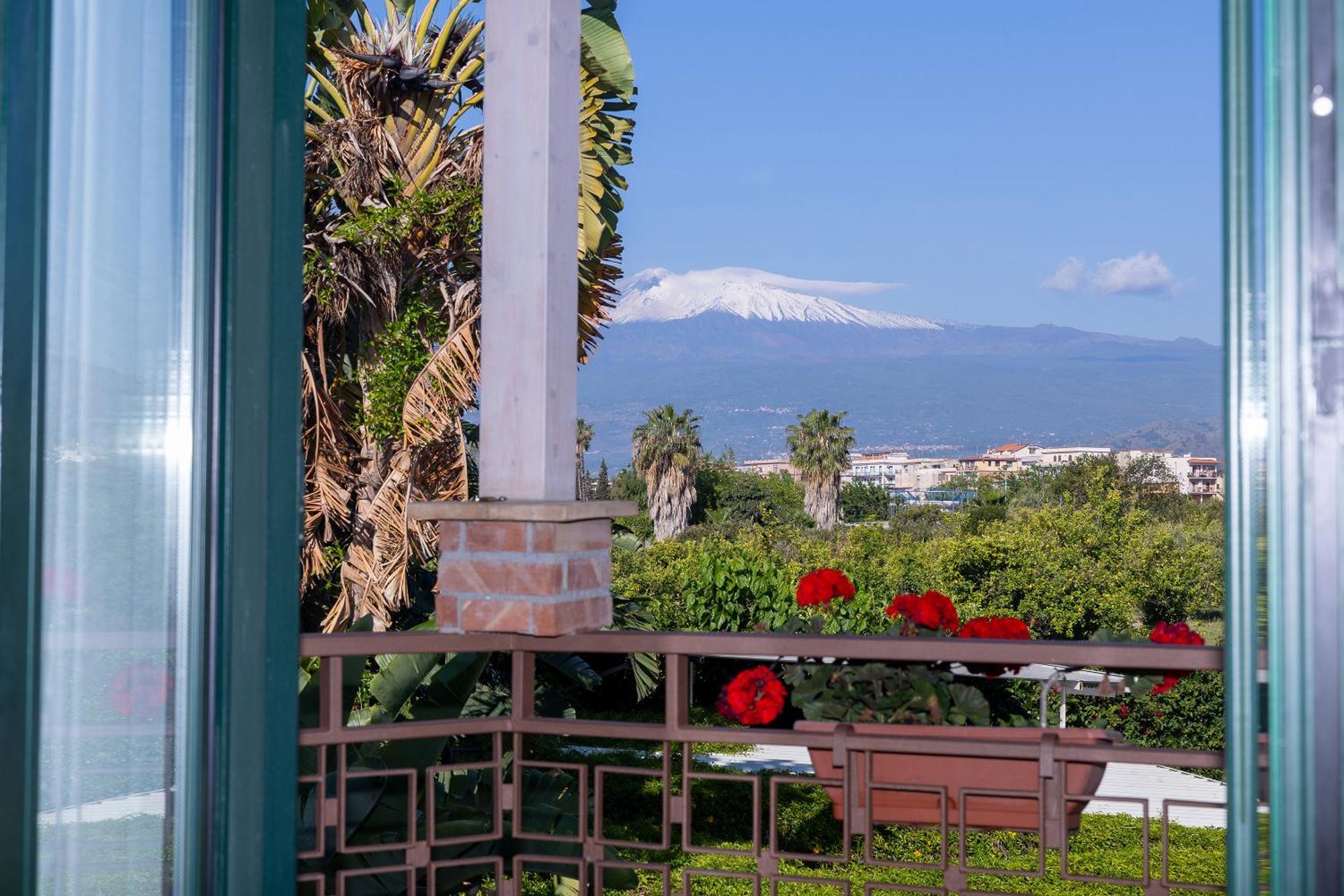 Villa Iris Giardini Naxos Exterior photo